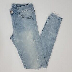 AMERICAN EAGLE X4 Super Strech Distressed Jeans size 0